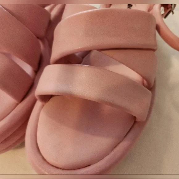 NWOT Free People Harper
Flatform Chunky Pink Platform
Sandals - Picture 4 of 6